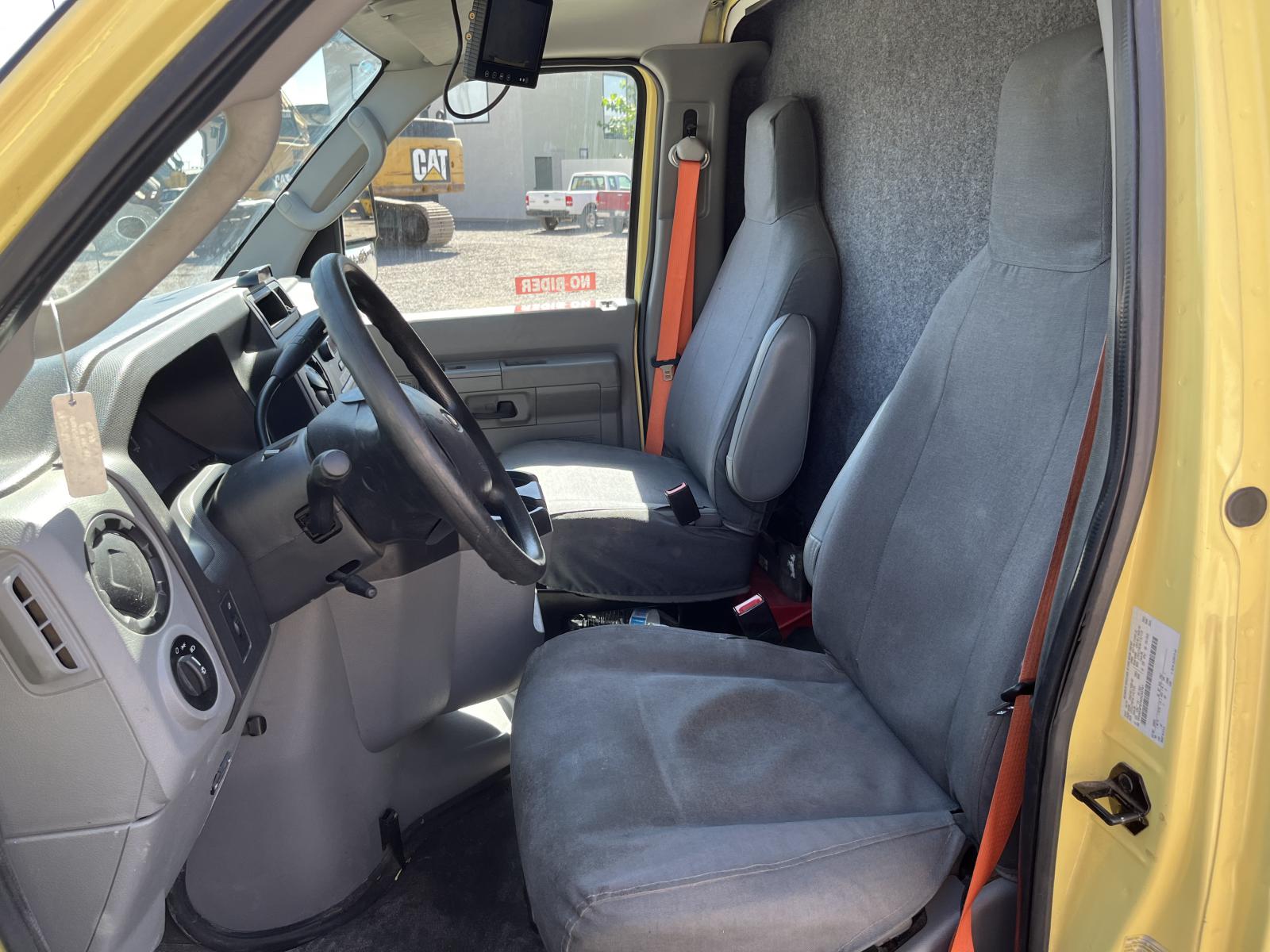 CAMIONETA CON CAJA REFRIJERADA COLDCAR